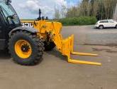 Set of 6 ton pallet forks c/w class 4 carriage